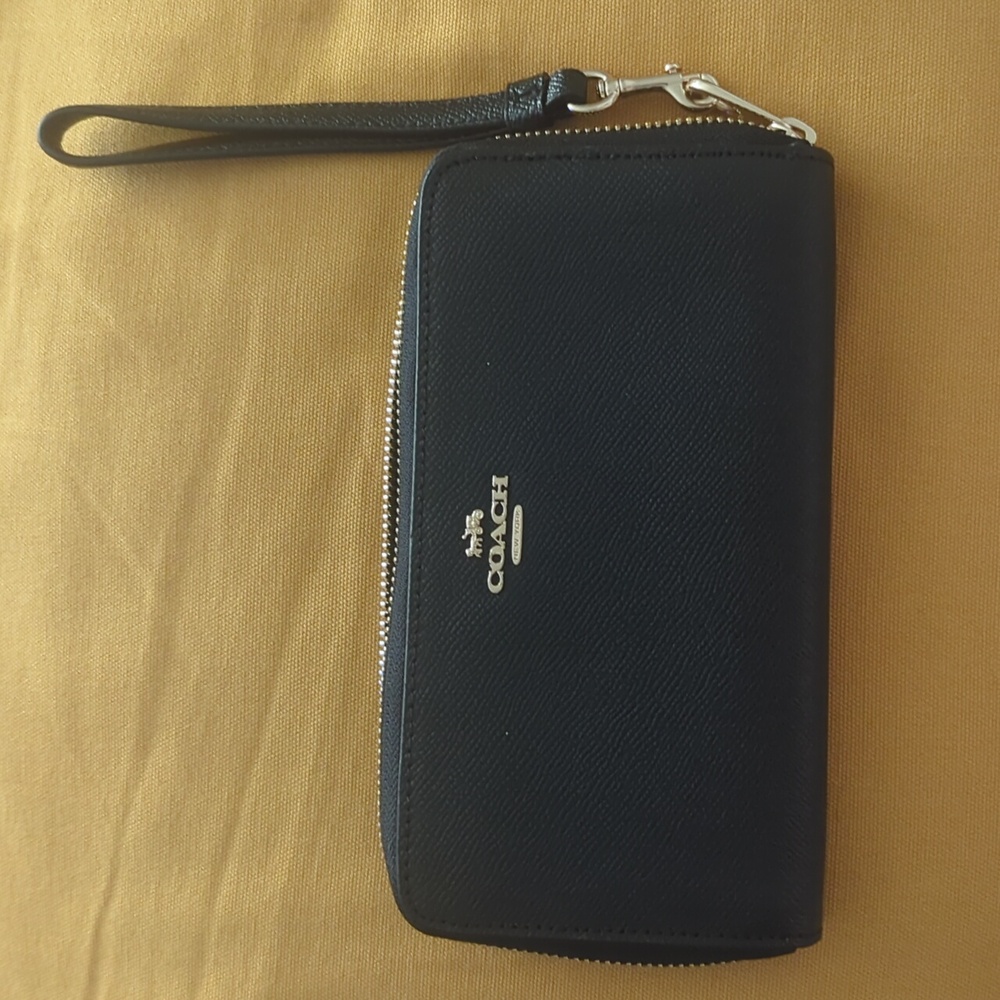 BRAND NEW COACH LONG ZIP AROUND CROSSGRAIN LEATHER WRISTLET/ WALLET WITH STRAP
